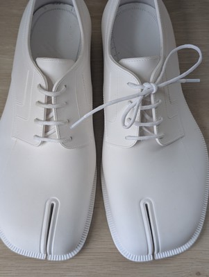MAISON MARGIELA Men's White Rubber Tabi Derby Loafers US 7 (EU 40
