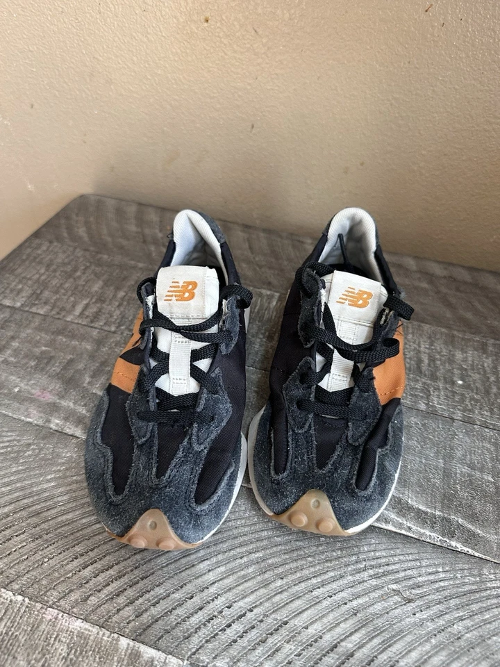 Zapatillas New Balance Kids Lifestyle 327 Negro Naranja Gamuza Talla 13 Foto 2 de 4