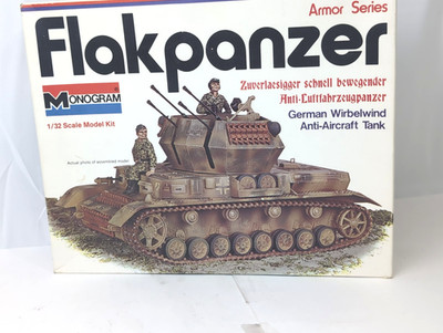MONOGRAM Armor Series 1972 -FlakPanzer German Weibel Wind Anti-Aircraft Tank Kit
