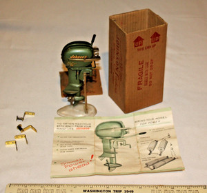 1954 K&O Johnson Sea Horse 25 HP Scale Model Electric Outboard motor w stand box