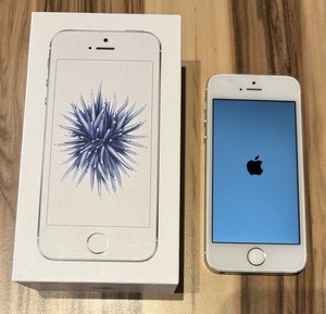 Apple iPhone SE 1. Gen. 64GB Silber Weiß
