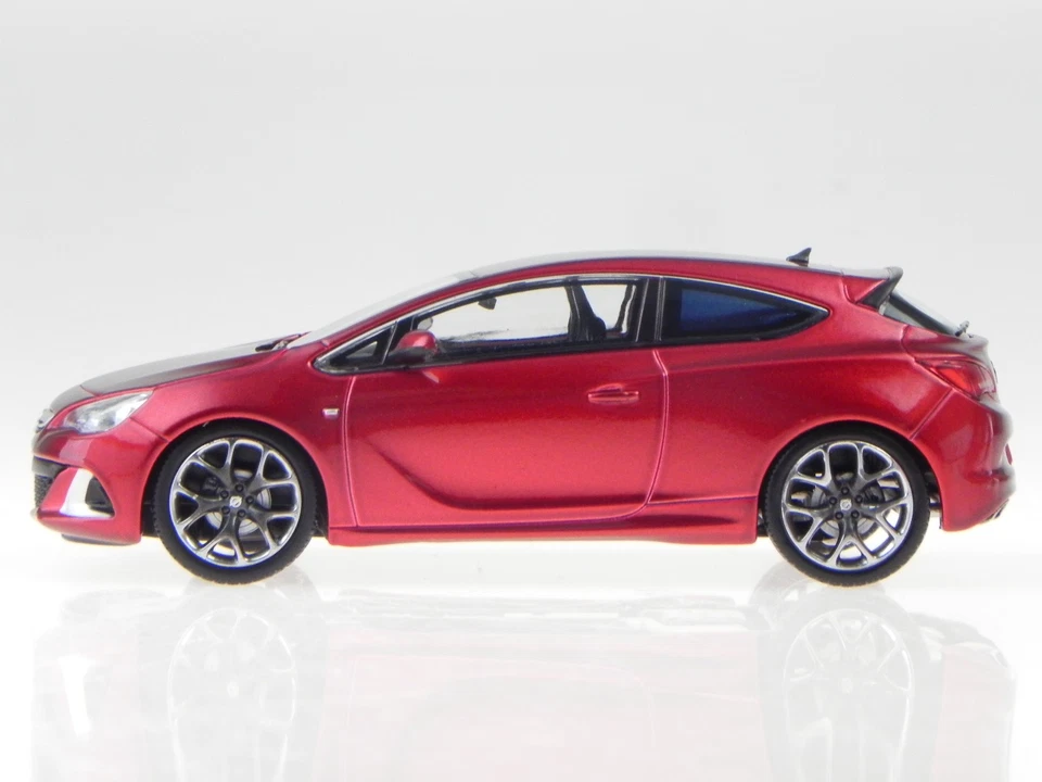 Opel Astra J GTC OPC rojo diecast modelo coche 7751000-10001 Motoraart 1:43 Foto 2 de 4