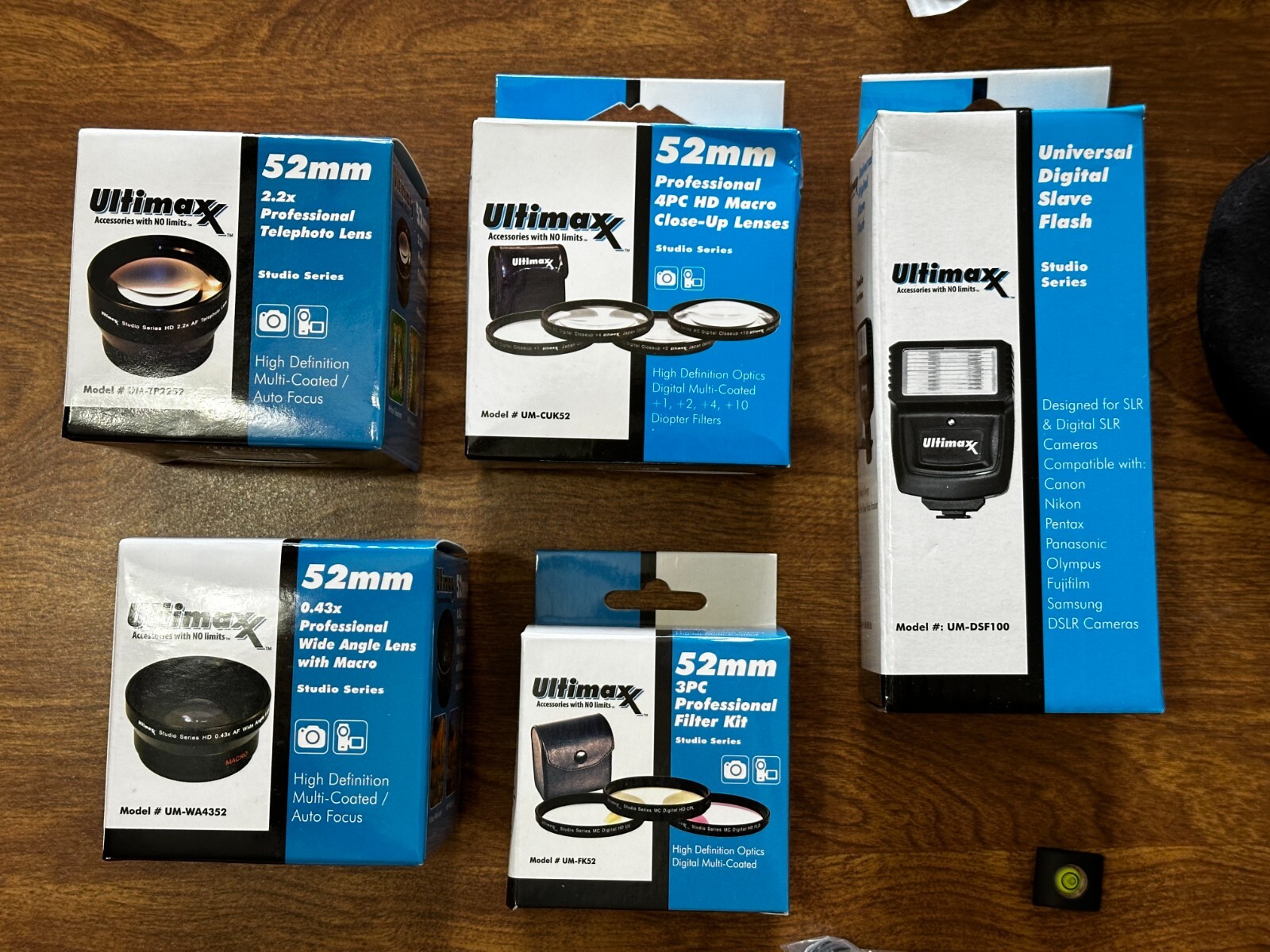 Nikon D D5500 24.2MP Digital SLR DSLR Camera Black (Kit w/ VR II 18