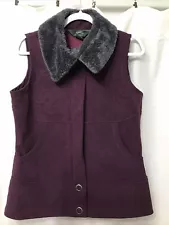 Woolrich Scroll Summit Vest Burgundy Size Medium Fleece Lined Faux Fur Collar