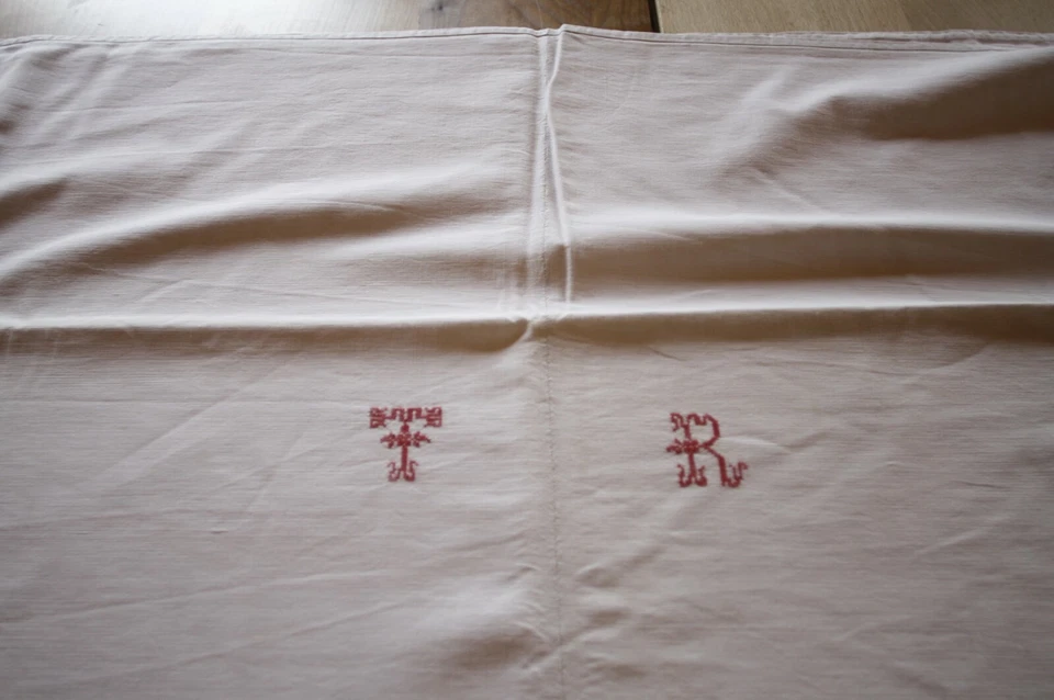 Drap N°61 ancien en lin monogramme rouge TR   224 X 240 Cm     - Photo 4/4
