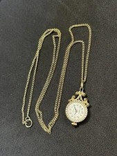 VINTAGE Chaika Small USSR LADIES PENDANT WATCH 17 JEWELS