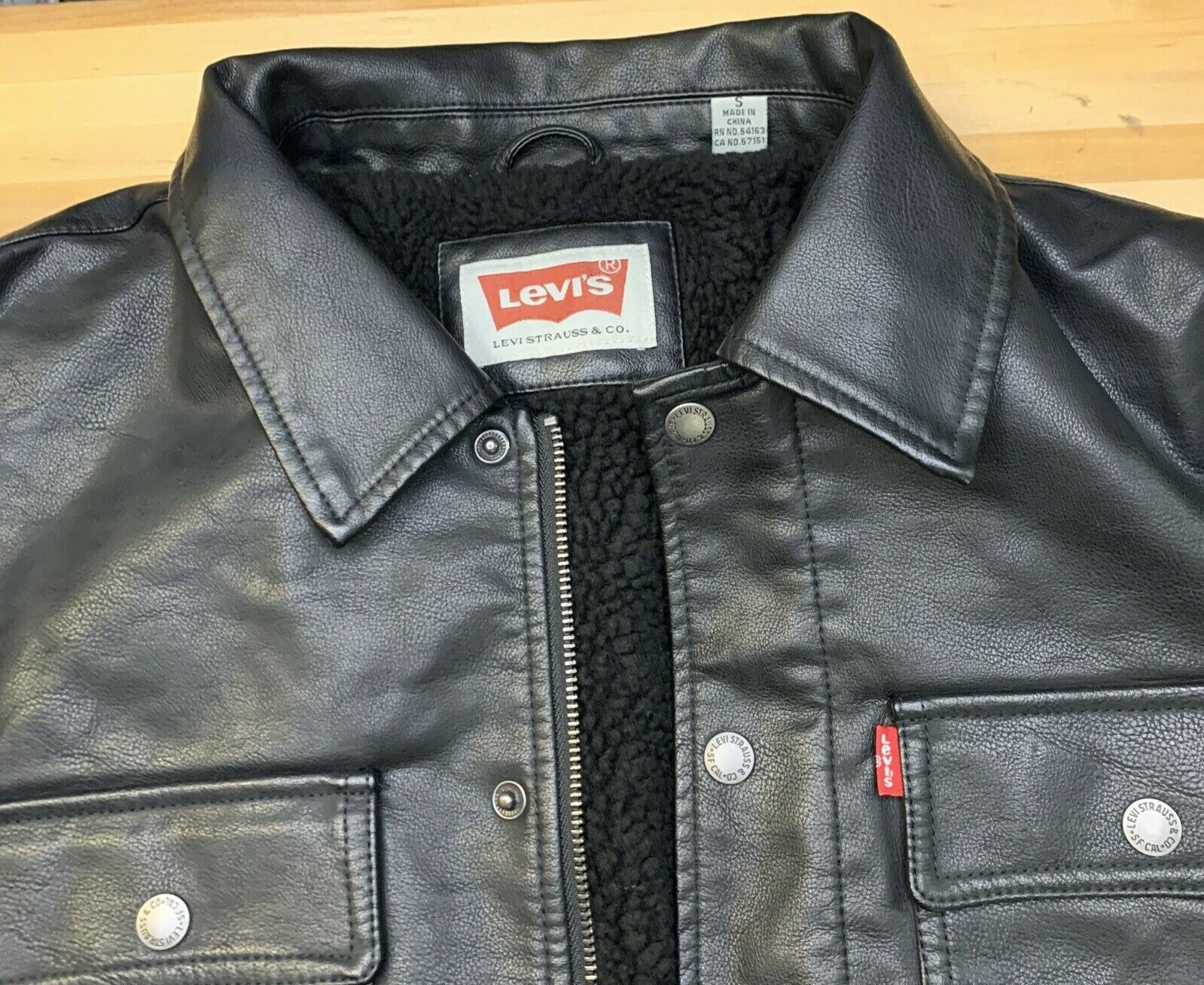 Купить Levi's Men's Faux Leather Sherpa 