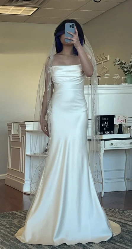 Vestidos de novia de satén de sirena novia fruncido tren de barrido simple vestidos de novia Foto 4 de 4