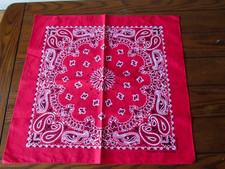 VTG RED WHITE BLACK HAV A HANK PAISLEY FLOWER COTTON WESTERN BANDANA 15187 NWOT