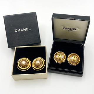 Auth Chanel Coco RoundPearl 95P/Vintage PearlEarrings 2468 Engraved W/B BA020395