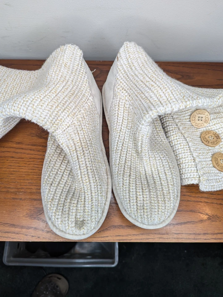 Botas Suéter UGG Clásicas Tejidas Cardy Talla 6 Beige Tostado Alto Crochet Botones Foto 4 de 4