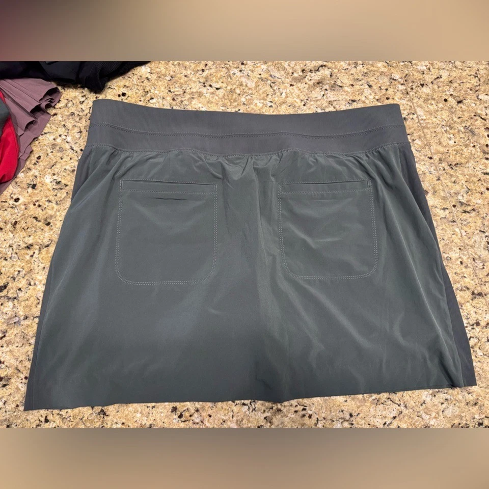 Athleta Gray Women's Skirt skirt size 20 - Image 2 of 4