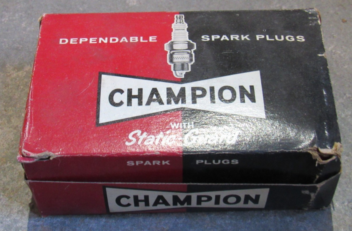 New Box of 10 Champion Spark Plugs RN-14Y Static Guard