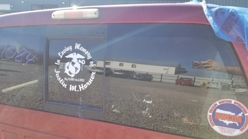 16 FORD F250 SUPER DUTY SLIDING POWER CENTER REAR BACK GLASS WINDOW - Image 3 of 4