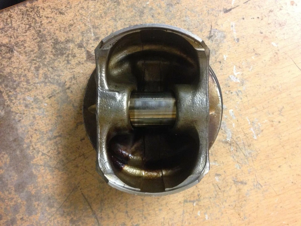 Pistón de gasolina BMW Z4 2.0 E85 E86 E46 código de motor N46B20 2007 solo pistón Foto 4 de 4