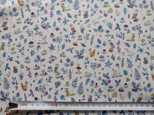 SANA A - birds, animals, leaves - Liberty of London Tana Lawn cotton 44 x 30 cm - Picture 2 of 4
