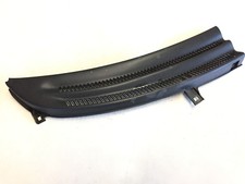 Opel Corsa B Windlauf Regenabweiser Wasserkasten 90532344