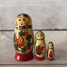 Vintage Set of 3 Russian Hand Painted Matryoshka Nesting Dolls Unsigned
