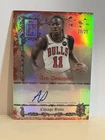 Topps Signature Class 2025-26 Ayo Dosunmu Manuscripts Red Refractor Auto /25