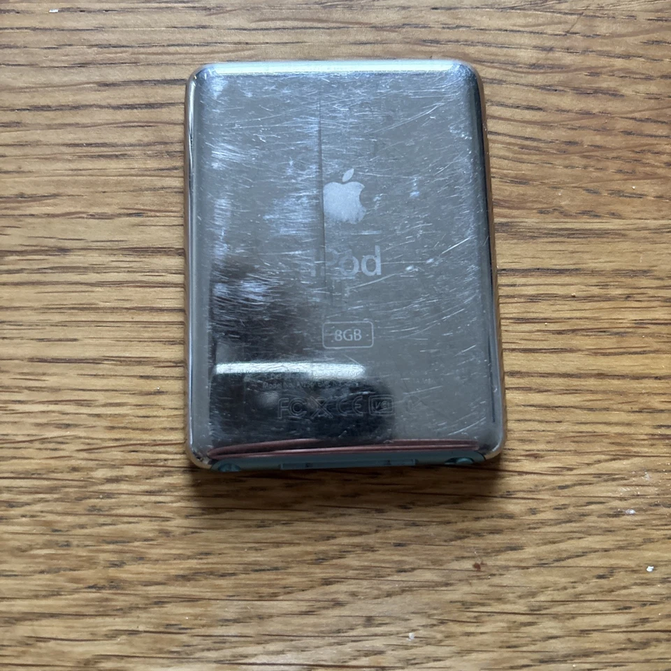 ipod nano 3rd generation 8 gb - Image 2 of 3