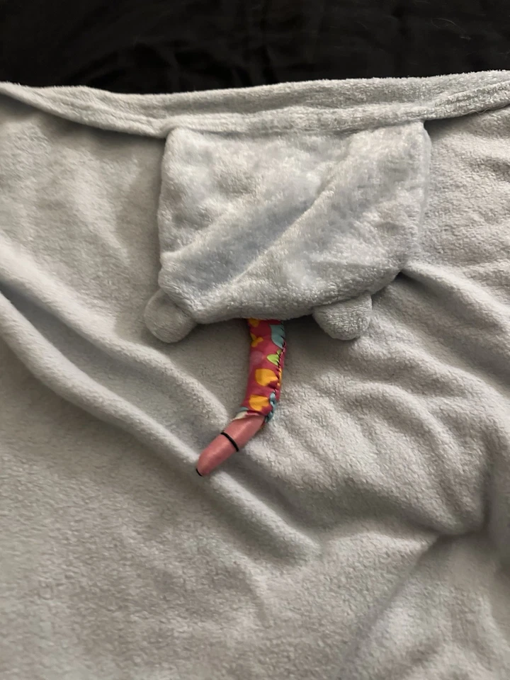 Toalla con capucha unicornio de gran tamaño para niños Foto 2 de 4