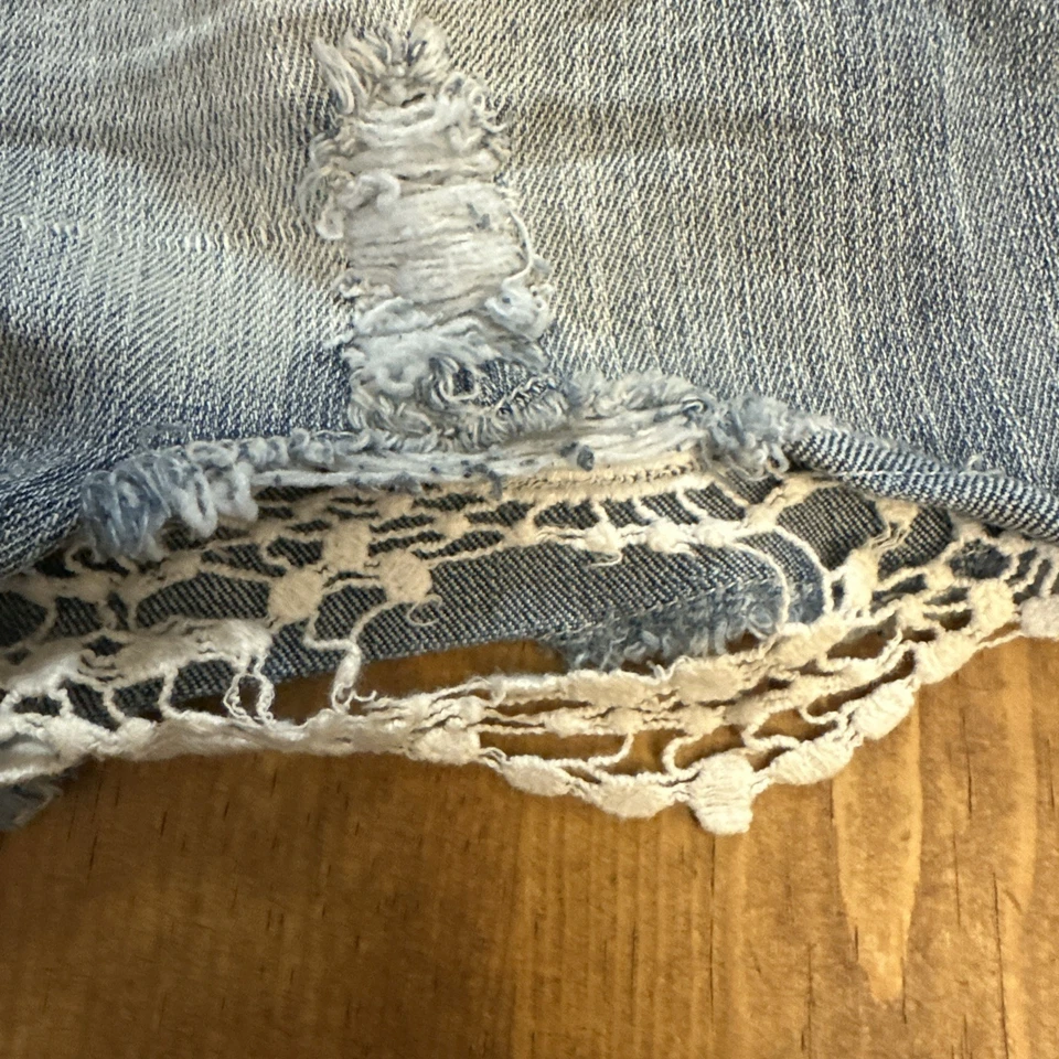 "Pantalones cortos Y2k Mudd para mujer denim desgastado tiro medio encaje descarado talla 17 entrepierna de 3""" Foto 2 de 4