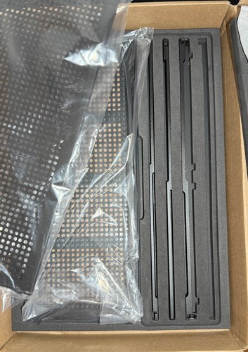 Official FormD T1 v2.1 Anodized Black with CNC Anodized Panels - Afbeelding 3 van 22