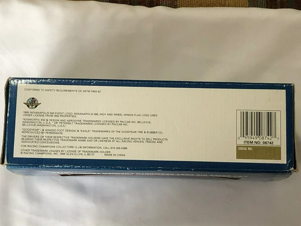 Limited Edition 1:87 Scale Die-Cast Kenworth Premier Transporter Indy 500 — 第 4/4 张图片