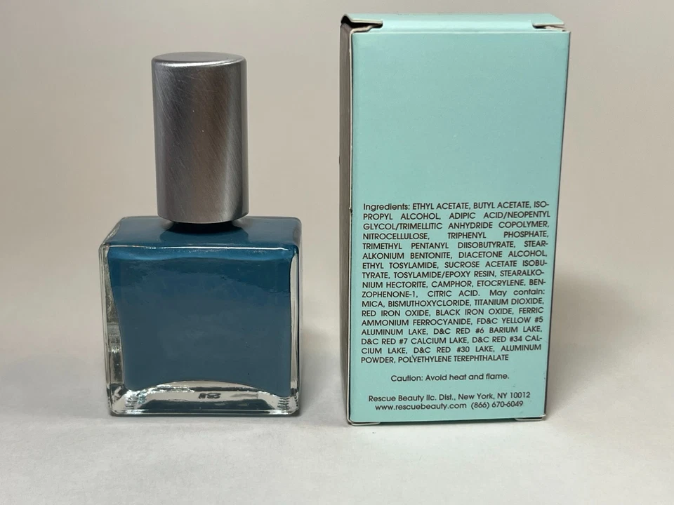 Esmalte de uñas Rescue Beauty Lounge en 360 | Brillo azul cerúleo nuevo Foto 2 de 3