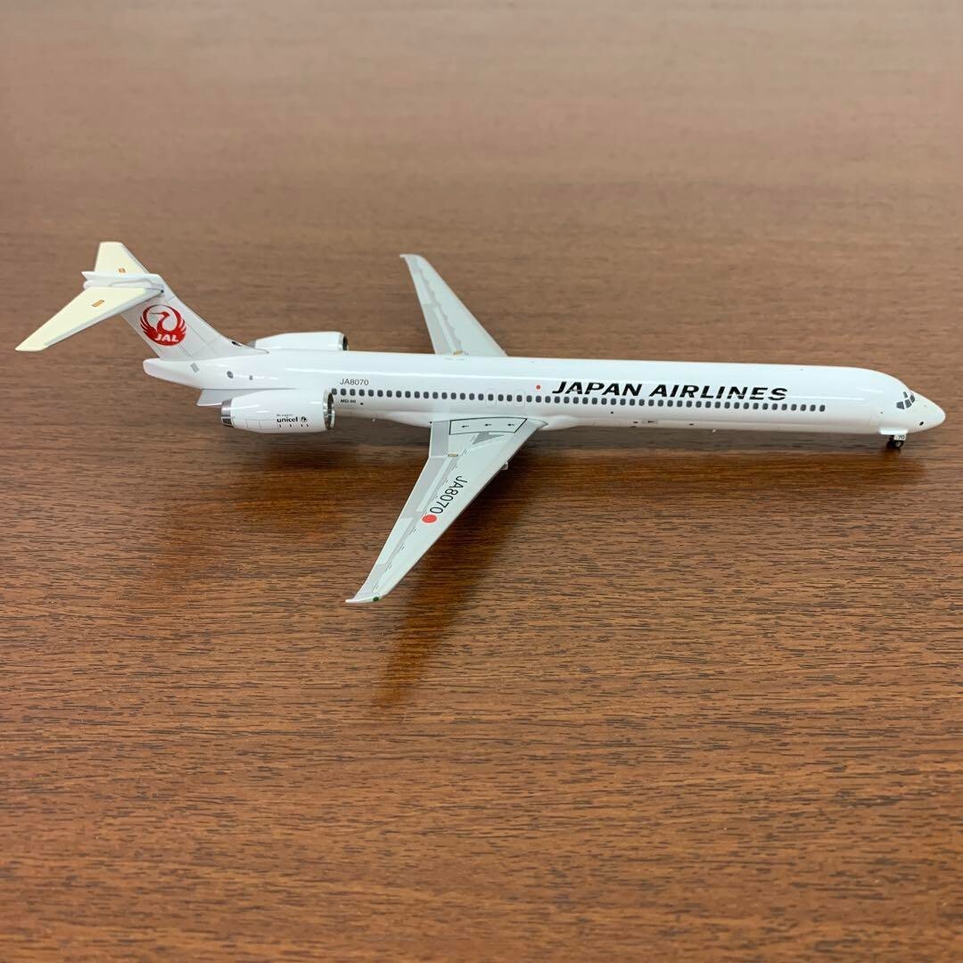 1/200 JAL McDonnell Douglas MD-90-30 JA8070 MD90 LAST FLIGHT