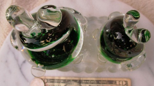Giant Crystal Art Glass Paperweight featuring 2 delightful green/clear Frogs! - Picture 10 of 12