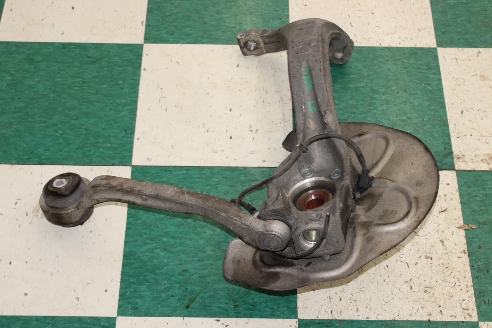 Bentley Flying Spur 2013-2018 Front Left Steering knuckle