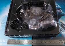 Hot Toys Armored Batman 2.0 Deluxe Diorama Di...