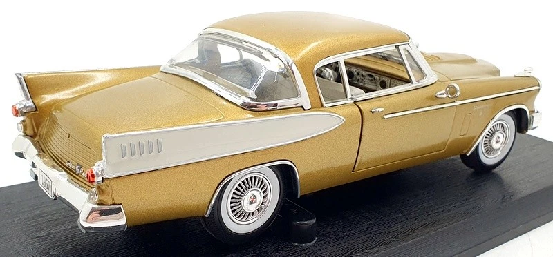 Anson 1/18 Scale Diecast 30384 - 1957 Studebaker Golden Hawk - Gold - Image 2 of 4