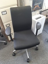 Black Fabric Office Chair with Armrests, Swivel & Adjustable Height – Used