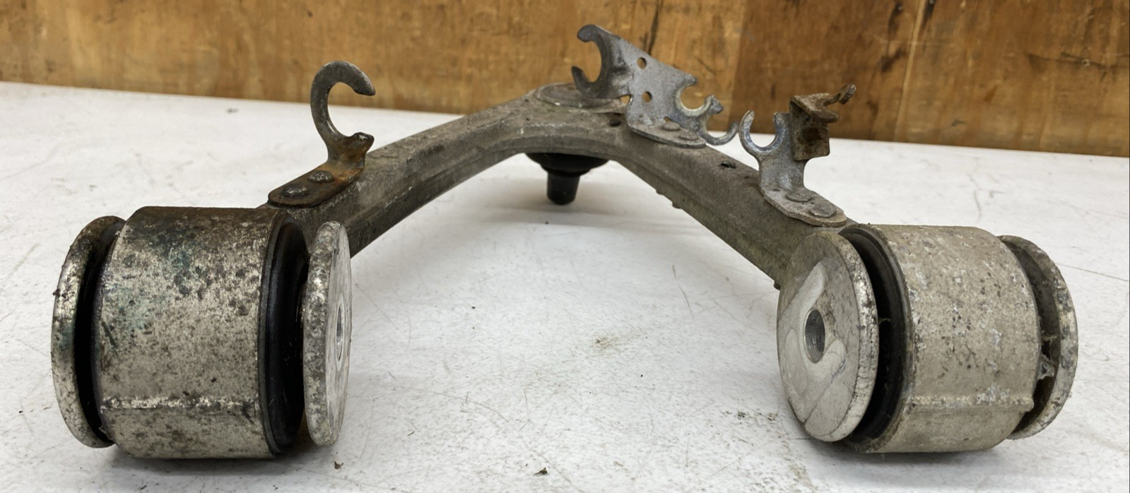 2006 Maserati Quattroporte M139 Left Front Upper Control Arm 206582