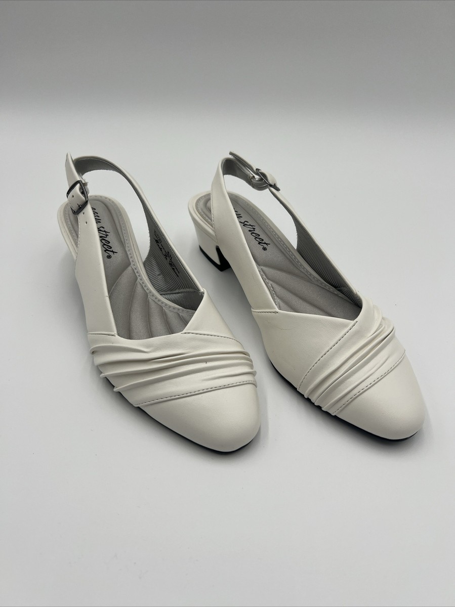 Easy Street Women's Bates Pump, White, Size 6N