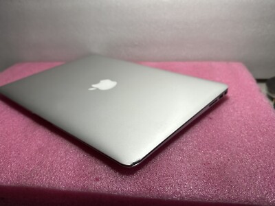 EARLY 2015 Apple MacBook Air 13