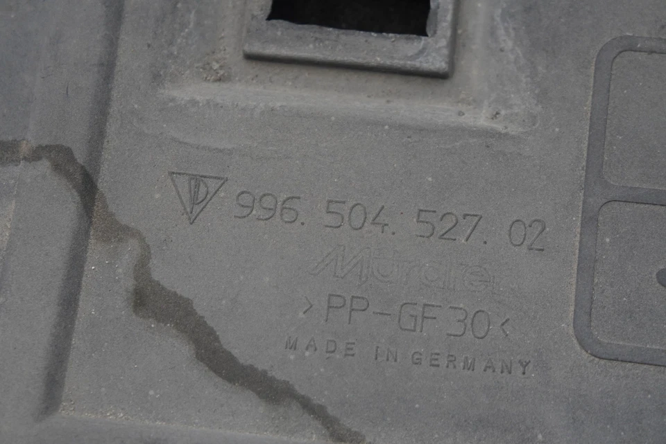 Protector de cubierta de panel protector de bandeja inferior delantera 99650452702 Porsche 911 996 Foto 4 de 4