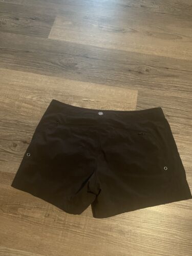 Athleta schwarze Costa schnelltrocknende Shorts Taschen - Größe 0 - Kordelzug Taille Knopf