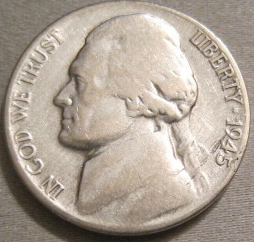 SELLING AS SHOWN - 1945 D 5c JEFFERSON WAR NICKEL *** 35% SILVER *** 620