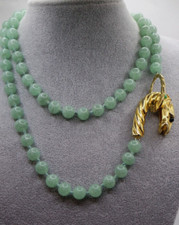 VINTAGE LES BERNARD JADE STONE BAEDED MYSTIC ANIMAL HEAD CLOSURE NECKLACE GOLD T