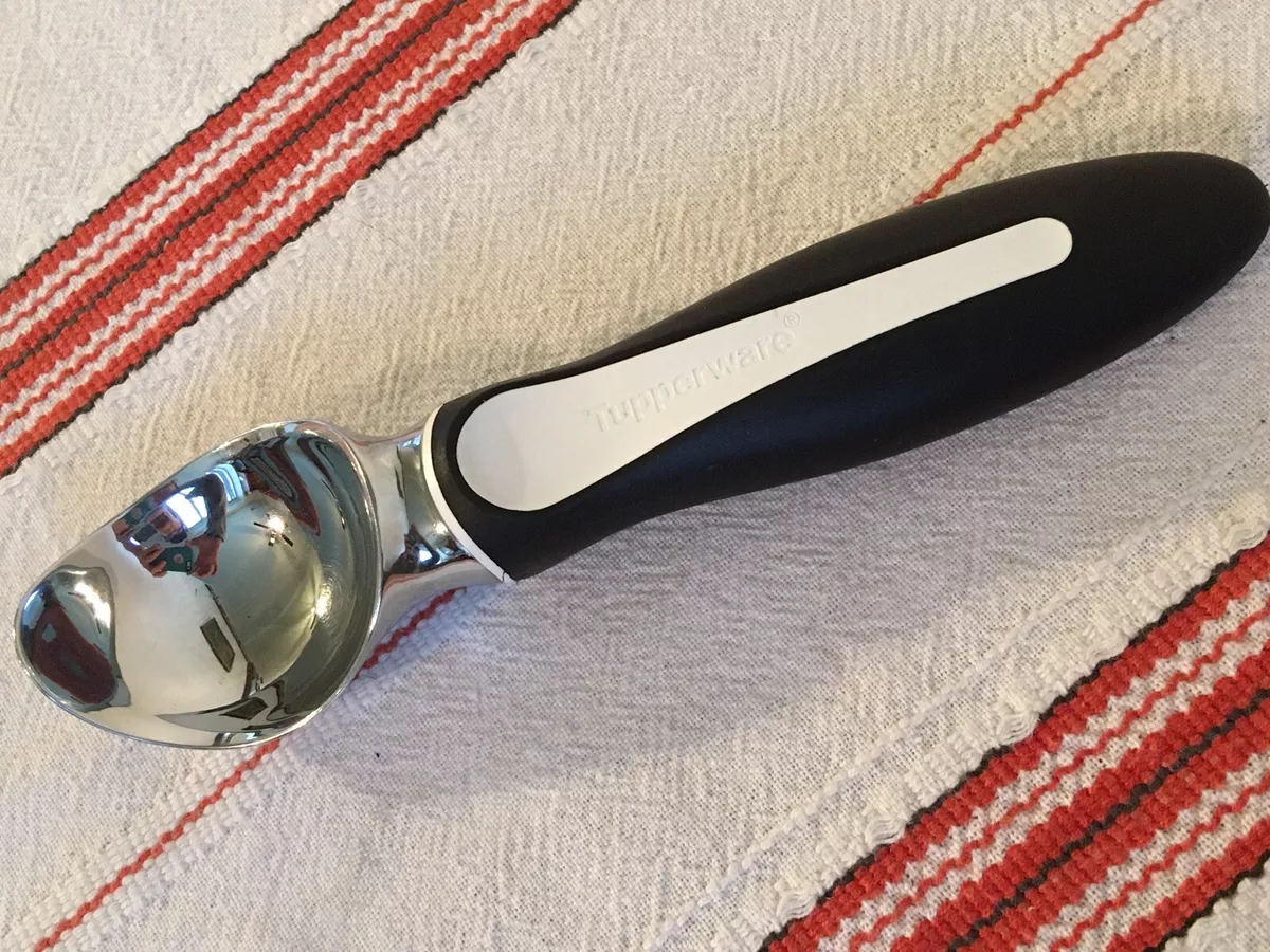 VTG Tupperware Ice Cream Scoop Heavy Duty Black White Stainless