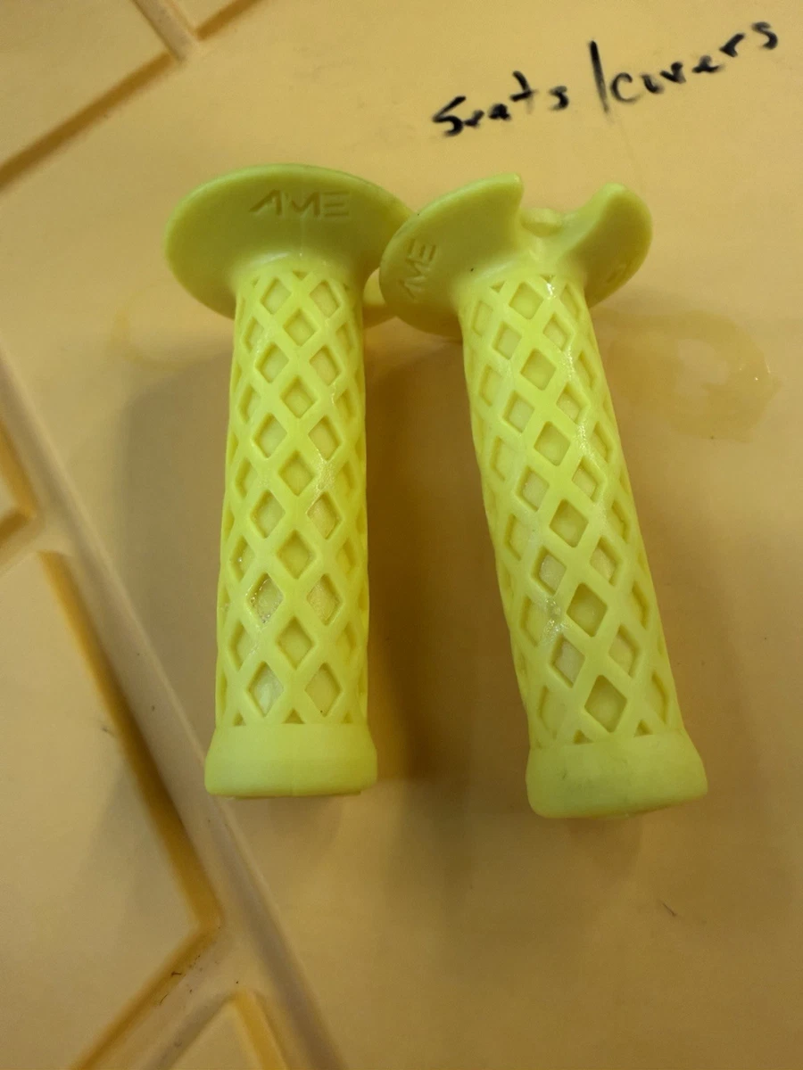 GT Bicycles Handlebar Grips, Tape & Pad Vintage Bike Parts for