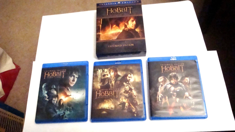 The Hobbit: the Motion Picture Trilogy (Extended Edition) *Like New* (Blu-ray) - Image 2 of 4