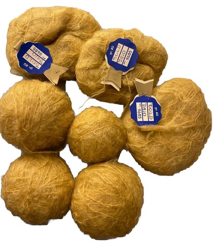 Vintage Kidd 100% Italian Kid Mohair Yarn 40 Gram Balls 9685 Gold Dye Lot 2610 - Picture 2 of 3