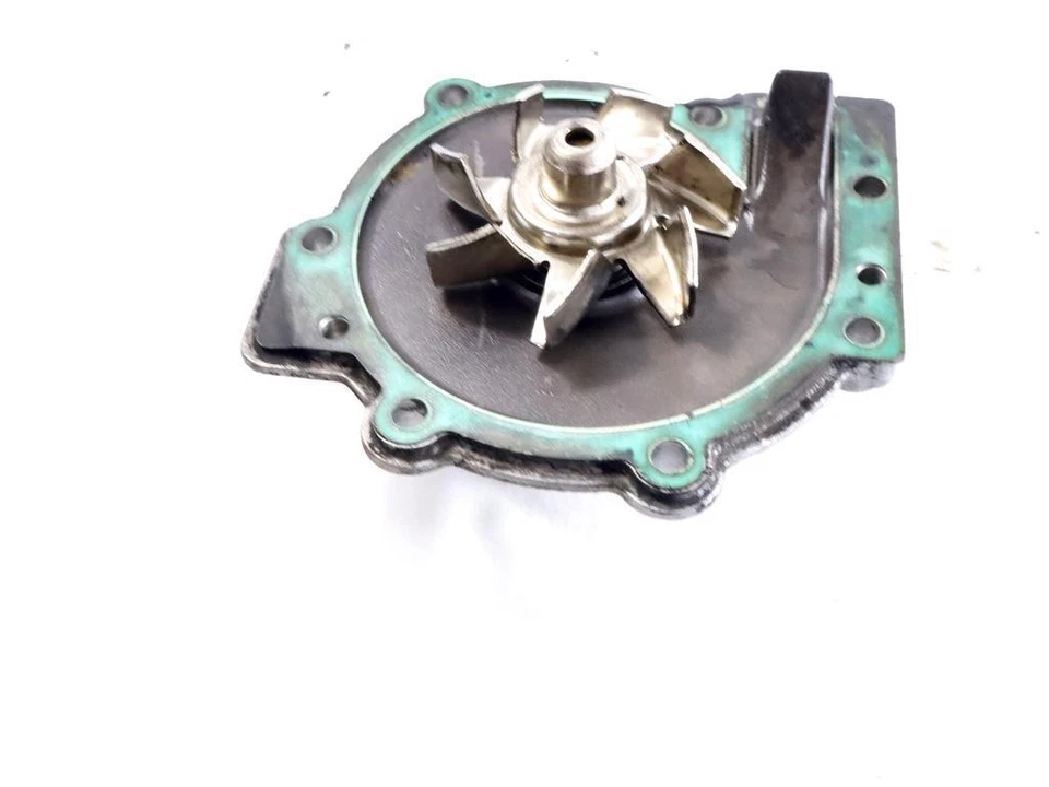 8694630 POMPA ACQUA VOLVO V70 SW 2.4 D 120KW 5M 5P (2001) RICAMBIO USATO Foto 2 de 4