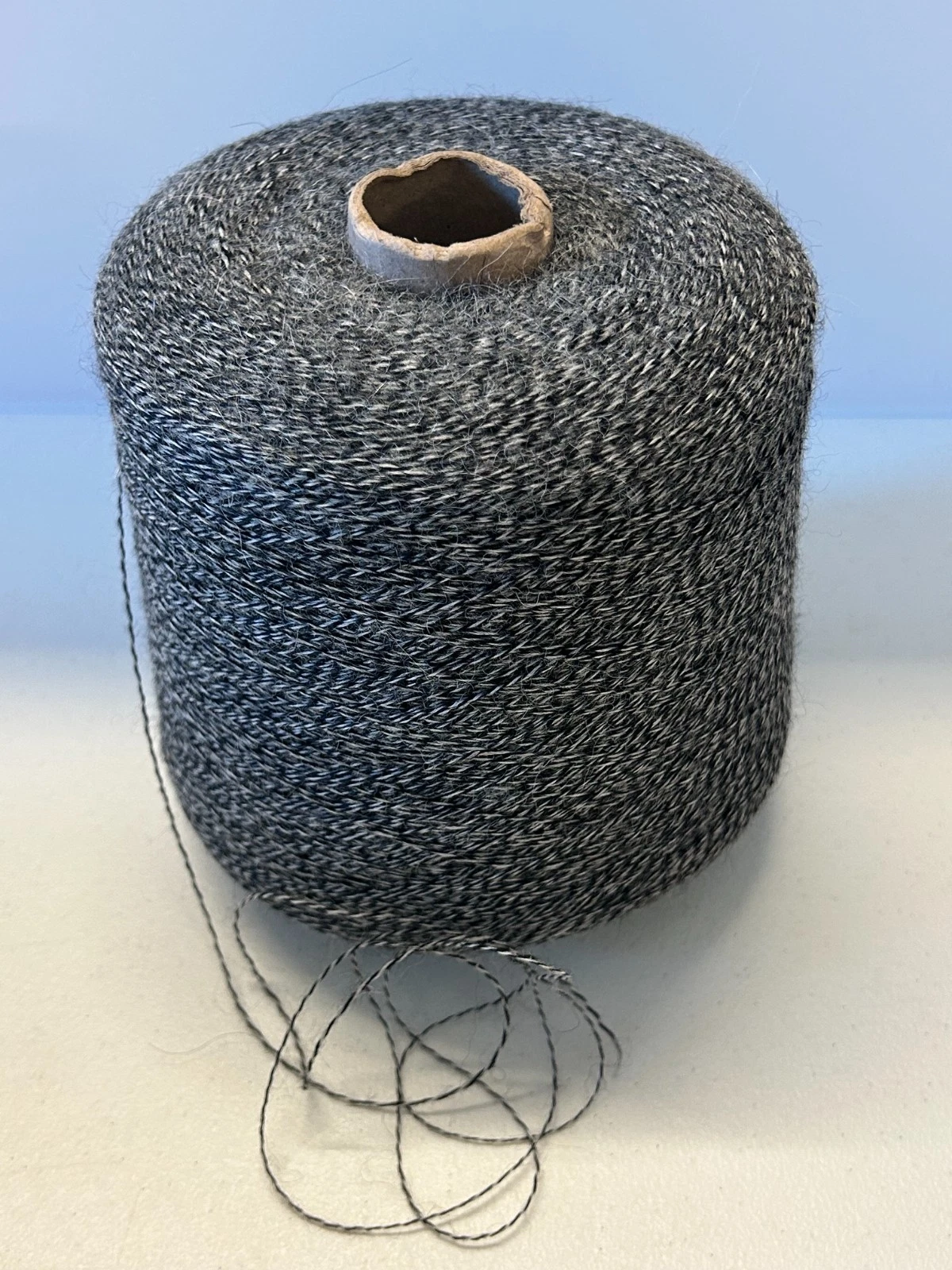 Spool Cone Peruvian PURE SOFT 2/16 #1 Alpaca Yarn 2lb 3oz 1018gr 0023 Grey A image 3