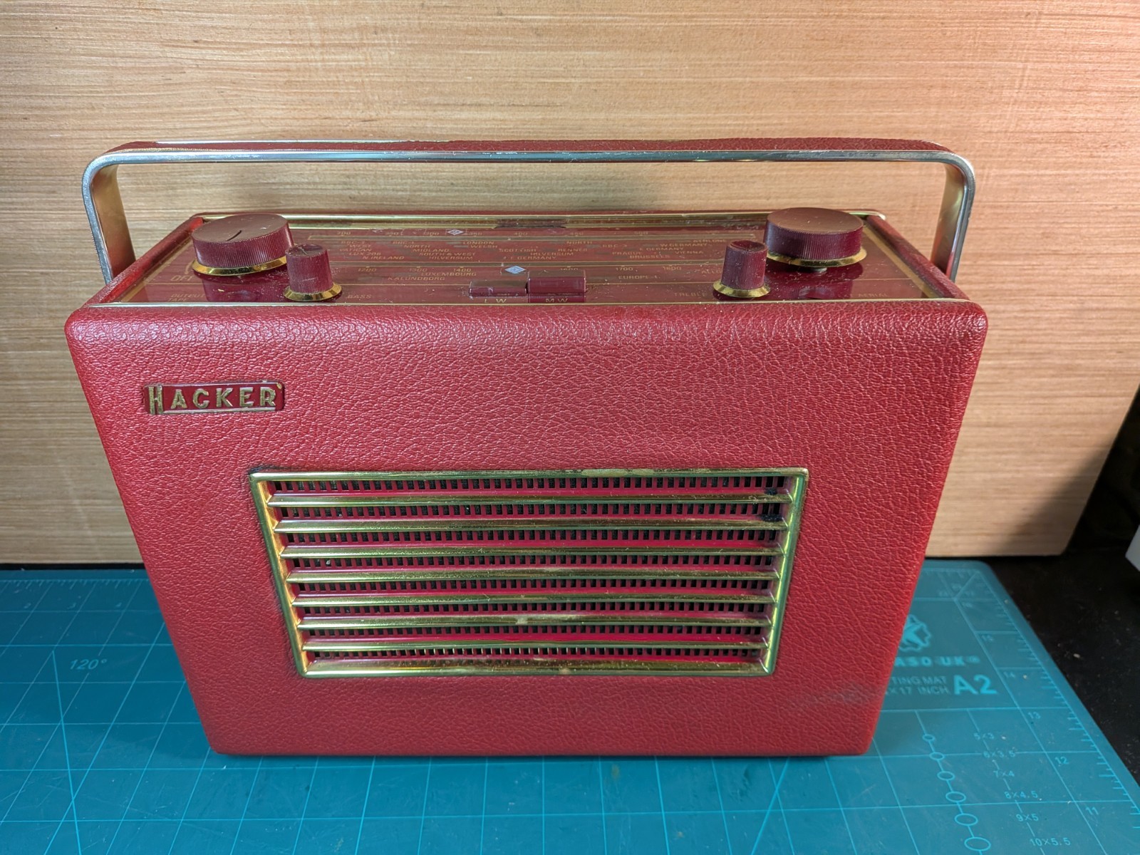 Hacker Herald RP35 Transistor Radio Vintage MW LW Red/Gold Working