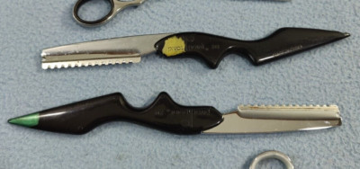 RARE LOT OF 2 VINTAGE PIVOT POINT GODE 214 DESIGNER RAZOR BLADE 7''